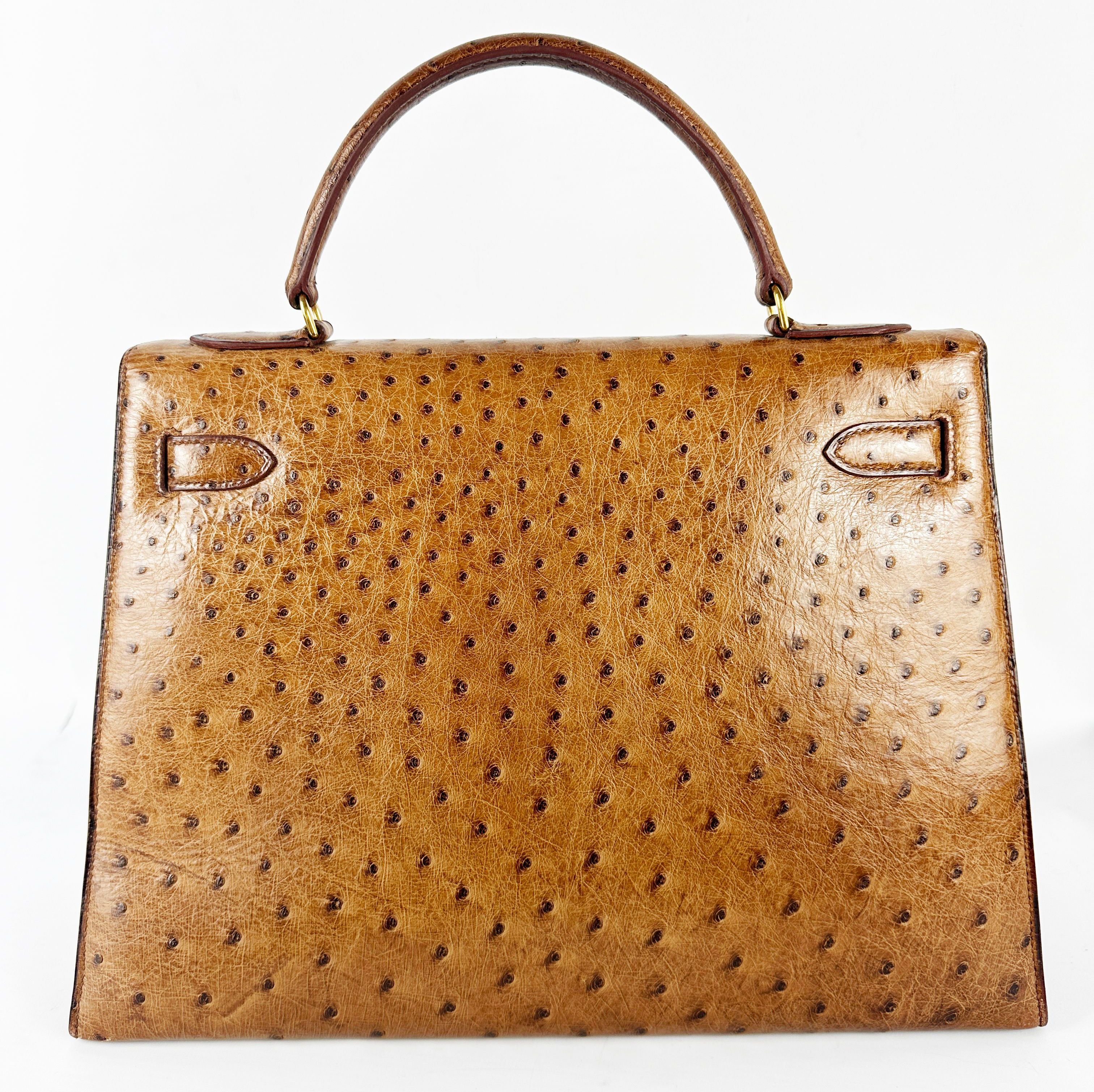 Kelly, sac marron en cuir d'Autruche