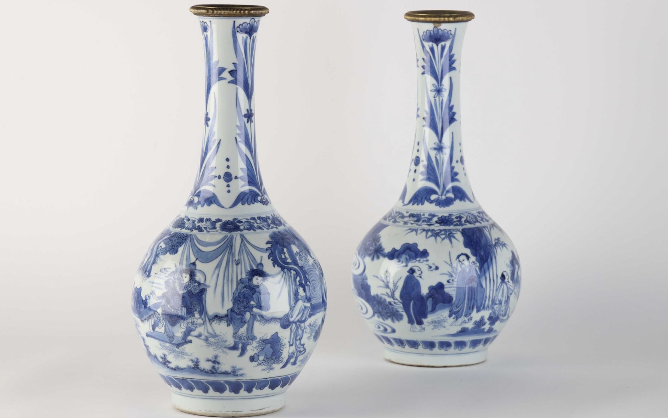 CHINE, période Transition (1630 1640) ou Kangxi (1662 1722), deux vases tulipes